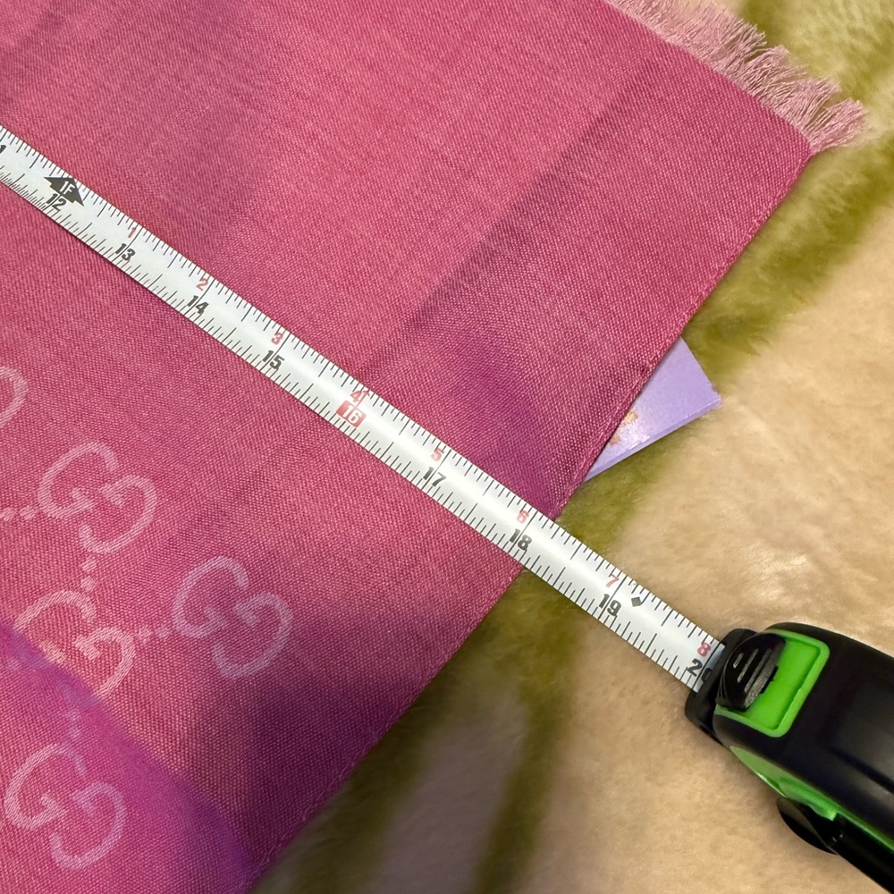 Gucci NWTS monogram GG pink silk/wool scarf - Picture 10 of 11